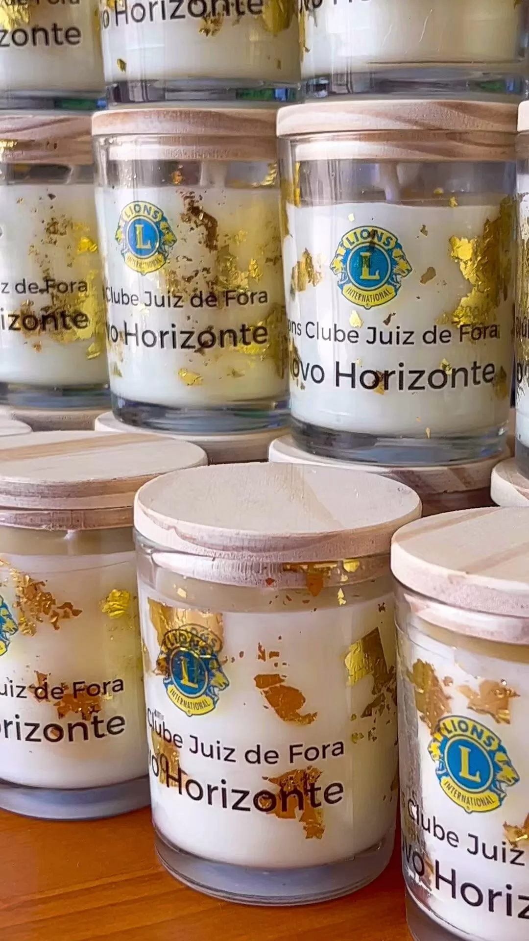 Mais um personalizado saindo por aqui ❤️
Eu amei muito o resultado e vocês?
Já imaginou ganhar um presente personalizado assim? Ou presentear quem você ama de forma única e criativa?
Me envie uma encomenda e faça hoje mesmo sua encomenda!
#vela #velasnatal #velasaromaticas #lembrancinhapersonizada #lembrancinhascorporativas #lembrancinha #presente #homespray #difusoraromatico #presentedenatal #presentedenatalcriativo #empreendedorismo #empreendendorismofeminino