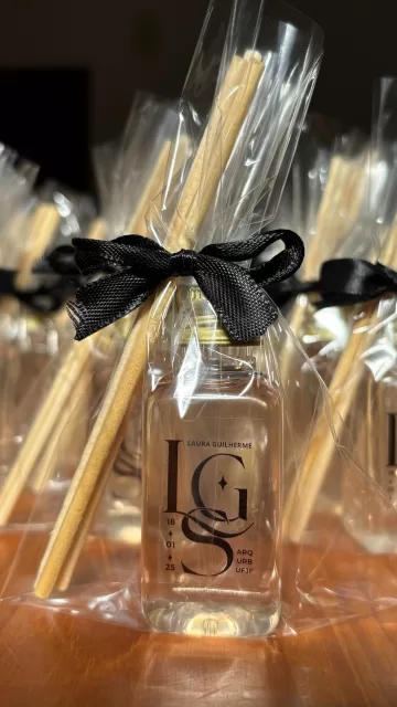 Lembrancinha de mini difusores para a formatura da Laura! Eu amei muito e vocês? Já conheciam? ❤️

Tem algum evento em vista? Entre em contato e faça seu orçamento! 

#vela #velasaromaticas #smallbusiness #candlemaking #candlelover #empreendedorismo #lembrancinha #lembrancinhaformatura #lembrancinhacorporativa #minidifusores