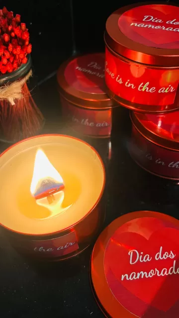 Vela Dia Dos Namorados: encomendas abertas para deixar a sua noite ainda mais especial ❤️🔥❤️

Aroma: Bergamota e Âmbar

Duração: Aproximadamente 20 horas

Valor: 35,00 

#vela #velasaromaticas #velas #diadosnamorados #smallbusiness #candlemaking #candlelover #empreendedorismo #presente #presentescomamor #presentescriativos